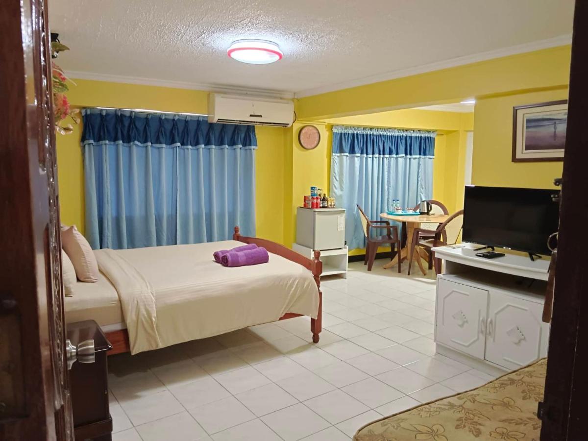 Hotel Arizona Resort, Subic Bay, Philippines 2200 4*